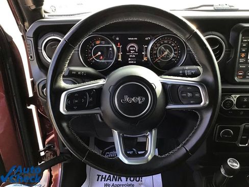 Used 2022 Jeep Wrangler Unlimited Sahara image 29