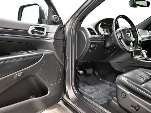 Used 2019 Jeep Grand Cherokee Limited AWD/4WD image 4