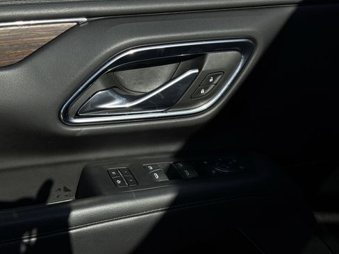 Used 2023 Chevrolet Suburban High Country image 24