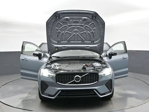 Used 2023 Volvo XC60 B5 Ultimate w/ Climate Package FWD image 54