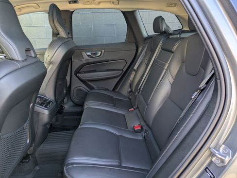 Used 2021 Volvo XC60 T5 Inscription image 24