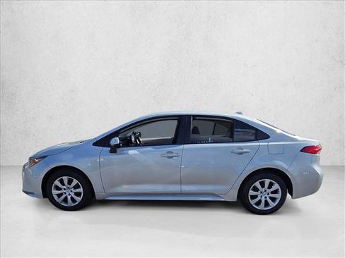Used 2022 Toyota Corolla LE FWD image 9