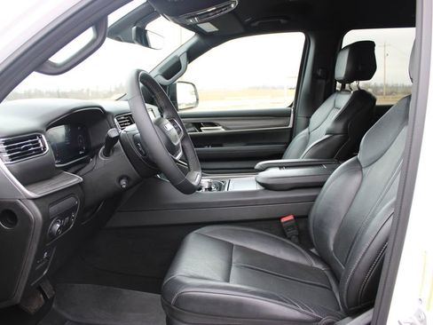 Used 2024 Jeep Wagoneer Series II image 22