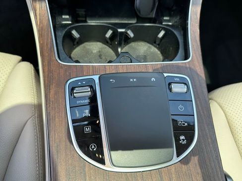 Used 2022 Mercedes-Benz GLC 300 4MATIC w/ Premium Package Lite image 21