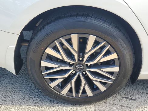 Used 2023 Nissan Altima 2.5 SV FWD image 7