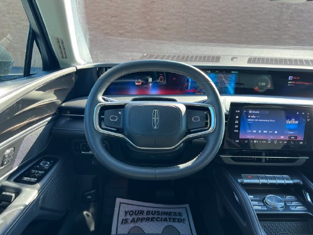 Used 2026 Lincoln Nautilus Premier AWD/4WD image 18