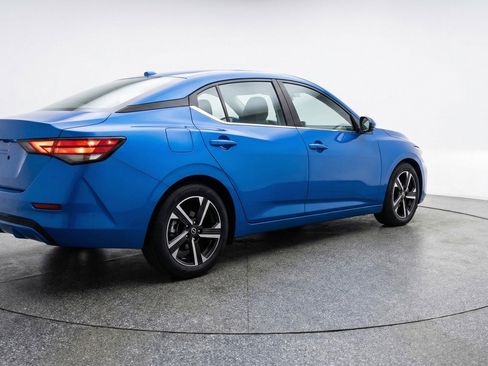 Used 2025 Nissan Sentra SV FWD image 9