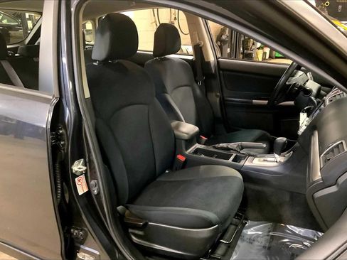 Used 2016 Subaru Impreza 2.0i Premium image 9