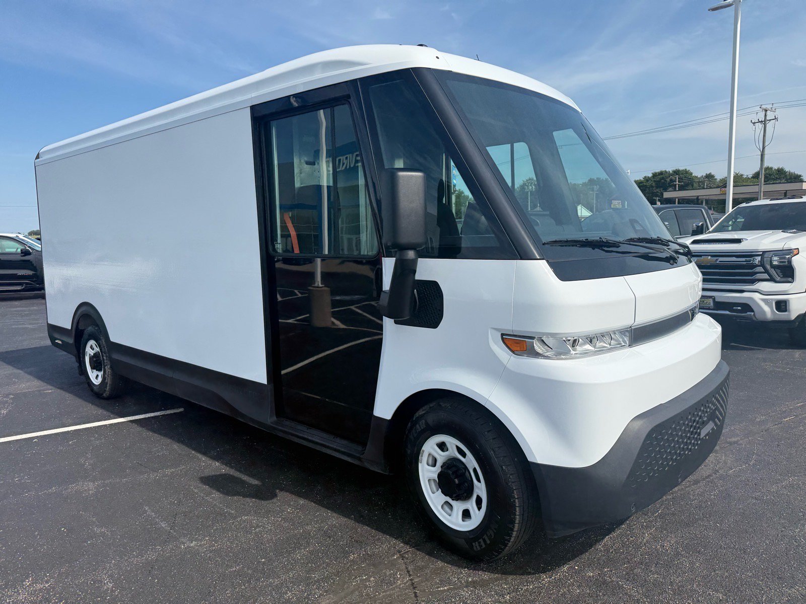 Used 2024 Chevrolet Brightdrop 600 w/ Commercial Equipment Package AWD/4WD image 7