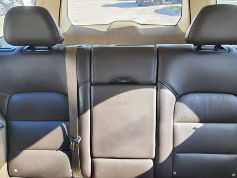Used 2012 Volvo XC70 3.2 image 22