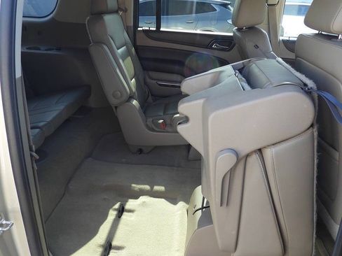 Used 2015 Chevrolet Suburban LT AWD/4WD image 38