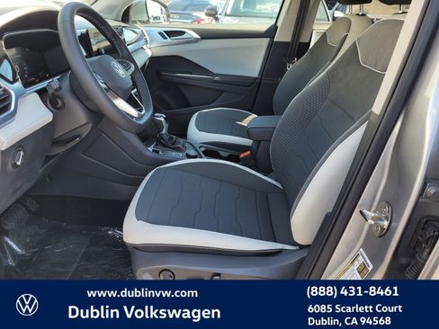 New 2025 Volkswagen Taos SE image 13
