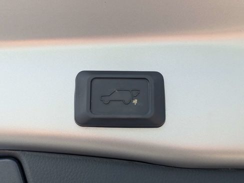 Used 2023 Toyota RAV4 XLE w/ Convenience Package FWD image 15