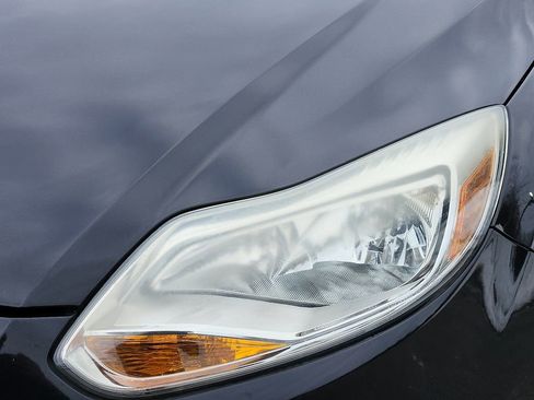 Used 2014 Ford Focus SE image 9