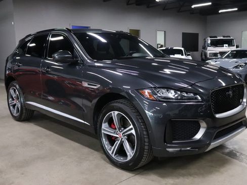 Used 2017 Jaguar F-PACE S image 8