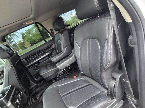 Used 2018 Ford Expedition Max Platinum image 9