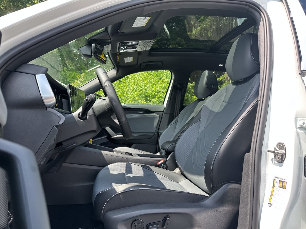 New 2026 Volkswagen Tiguan SE R-Line AWD/4WD image 8