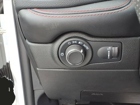 Used 2024 Dodge Durango GT image 18