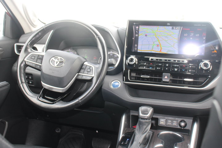 Used 2022 Toyota Highlander Platinum AWD/4WD image 25