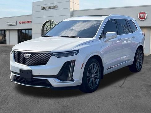 Used 2020 Cadillac XT6 FWD image 3
