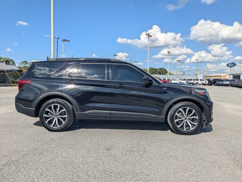 Used 2022 Ford Explorer ST-Line w/ Class IV Trailer Tow Package RWD image 3