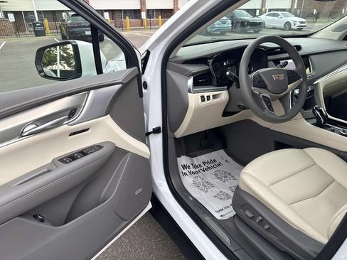 Certified 2023 Cadillac XT5 Premium Luxury AWD/4WD image 15