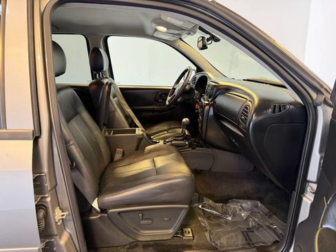 Used 2008 Chevrolet TrailBlazer LT w/ Off-Road Package AWD/4WD image 23
