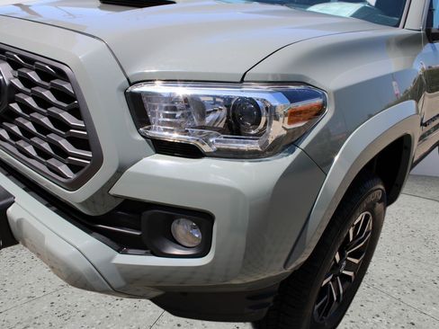 Used 2023 Toyota Tacoma TRD Sport w/ TRD Premium Sport Package AWD/4WD image 10