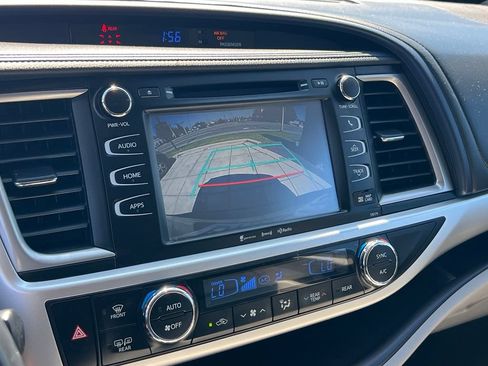 Used 2017 Toyota Highlander XLE AWD/4WD image 20