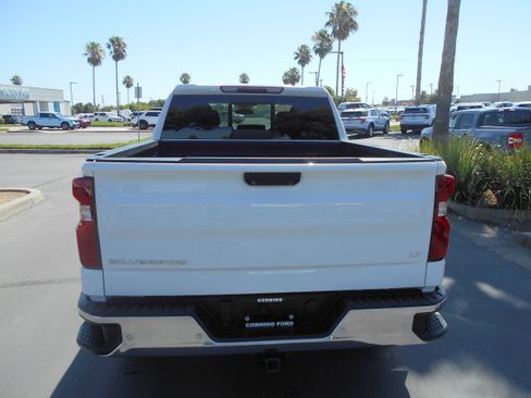 Used 2023 Chevrolet Silverado 1500 LT w/ Safety Package AWD/4WD image 4