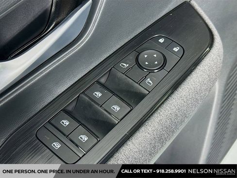 Certified 2025 Nissan Kicks SV AWD/4WD image 16