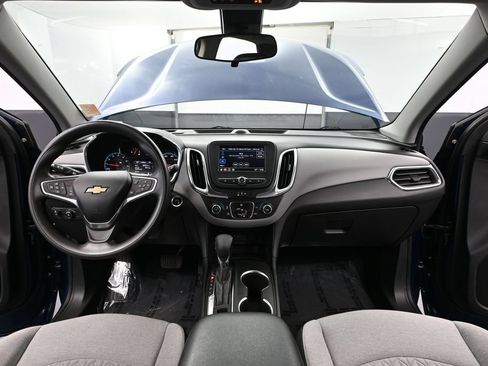 Used 2022 Chevrolet Equinox LS AWD/4WD image 24