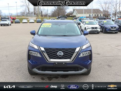 Used 2023 Nissan Rogue SV image 9