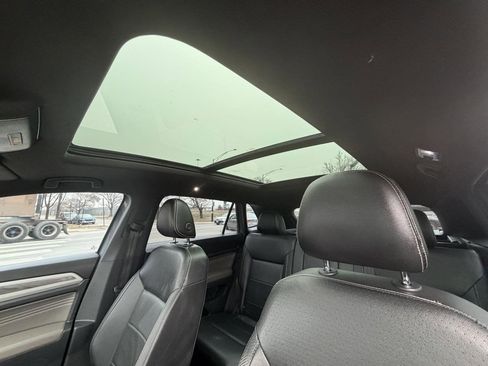 Used 2021 Volkswagen Atlas Cross Sport SE w/ Panoramic Sunroof Package image 36