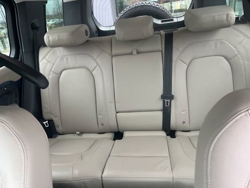 Used 2024 Land Rover Defender 110 S image 12