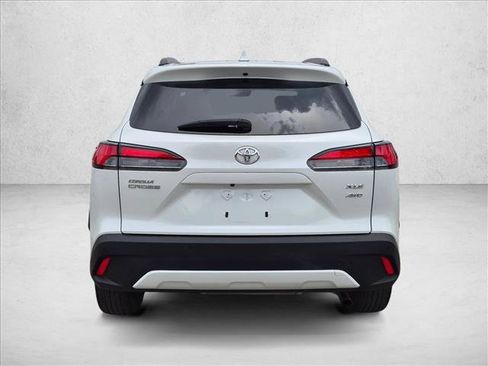 Used 2023 Toyota Corolla Cross XLE AWD/4WD image 6