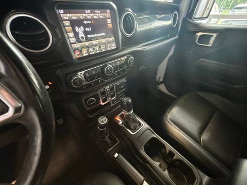 Used 2020 Jeep Wrangler Unlimited Sahara AWD/4WD image 24