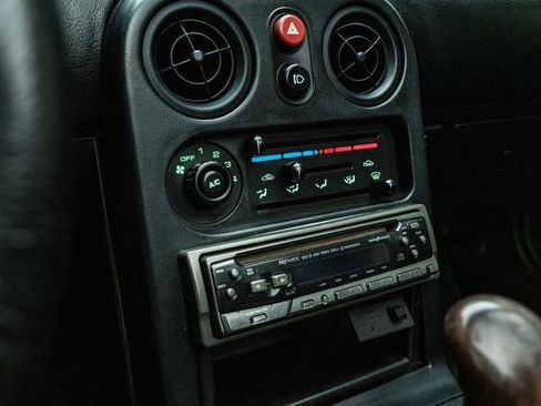 Used 1990 MAZDA MX-5 Miata RWD image 27