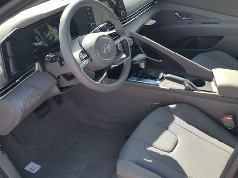 New 2026 Hyundai Elantra SE image 14