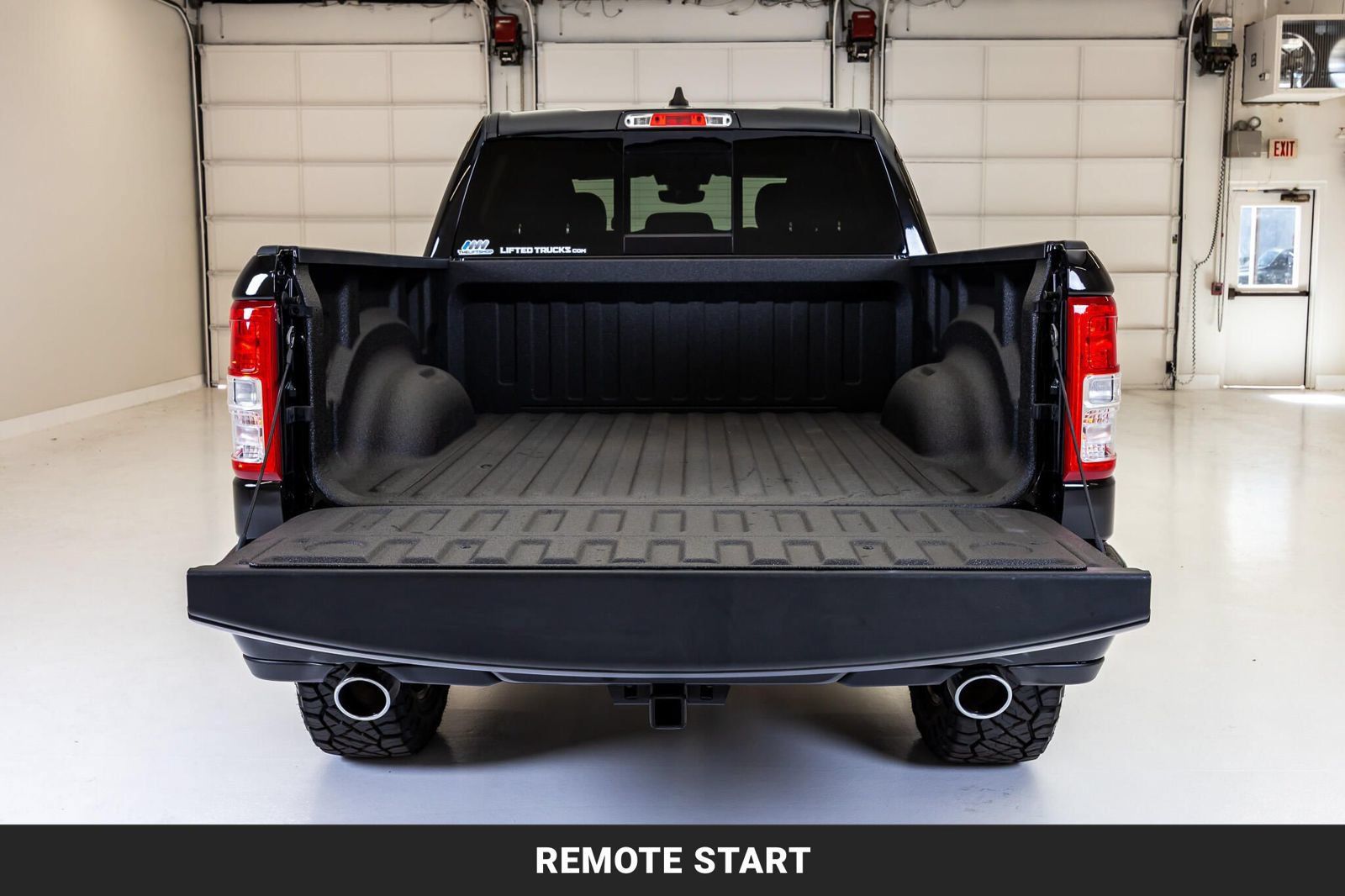 Used 2023 RAM 1500 Big Horn AWD/4WD image 9