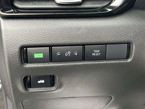 Certified 2025 Nissan Sentra SR image 22