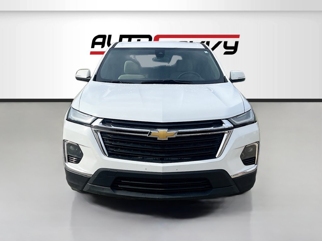 Used 2023 Chevrolet Traverse LS w/ Safety Package FWD image 2