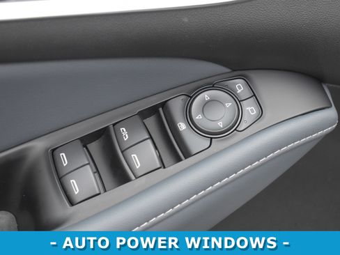 Used 2024 Buick Enclave Essence w/ Experience Buick Package image 7