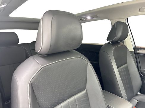 Used 2023 Volkswagen Tiguan SE w/ Panoramic Sunroof Package FWD image 48