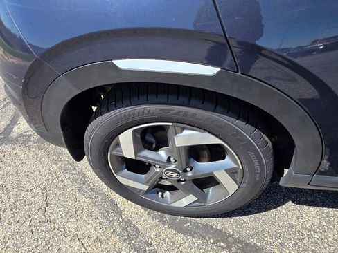 Used 2020 Hyundai Venue FWD image 29
