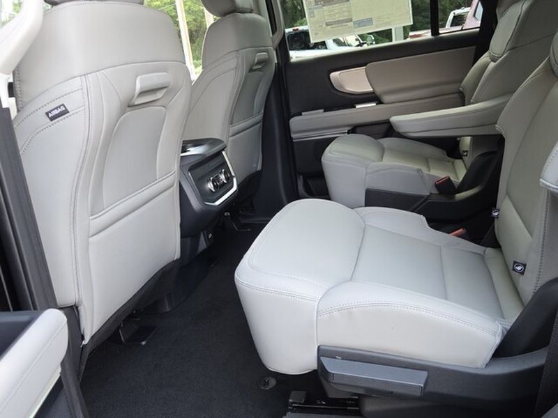 New 2027 Ford Expedition Active RWD image 9