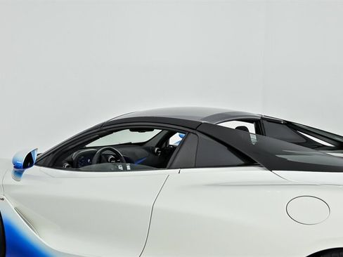Used 2021 McLaren 720S Spider RWD image 43
