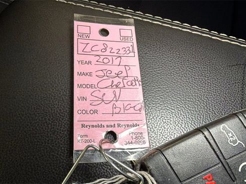 Used 2017 Jeep Grand Cherokee Limited image 32