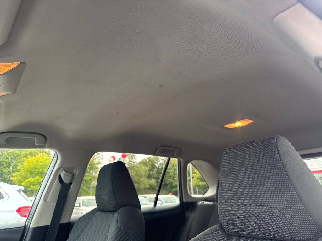 Used 2021 Toyota RAV4 LE AWD/4WD image 16