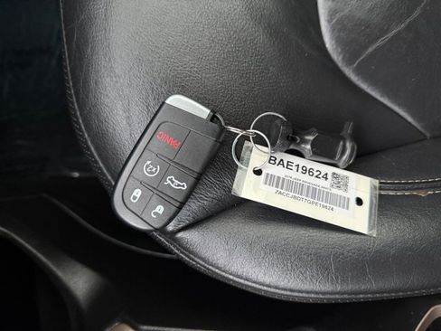 Used 2016 Jeep Renegade Limited image 17